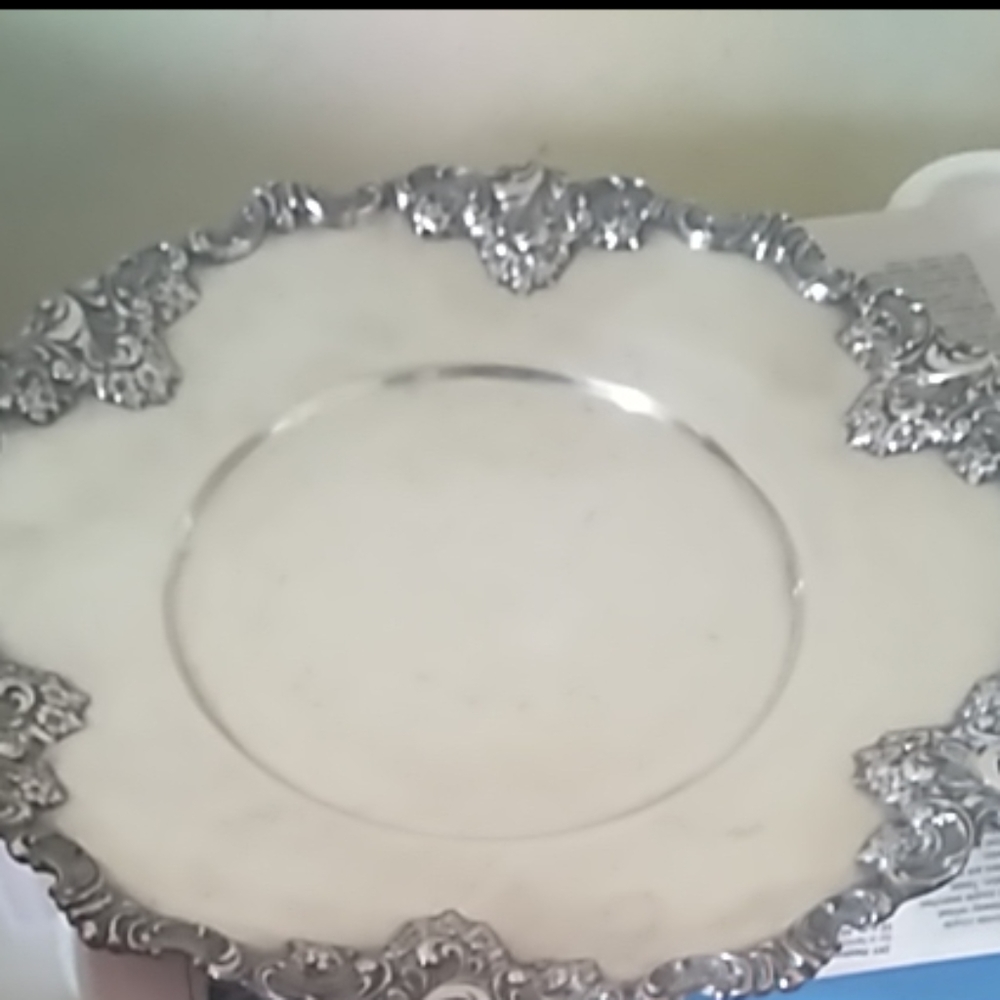 WALLACE BAROQUE SILVERPLATE Sandwich Plate 275